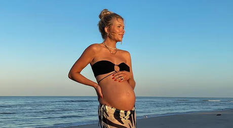Your Guide To Maternity Swimwear